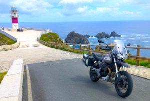 Viaje en moto por la costa.